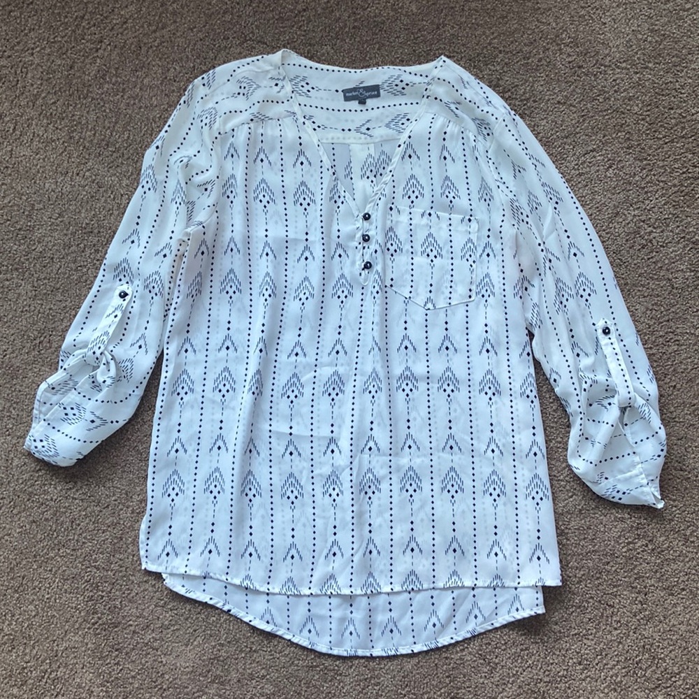 Market and Spruce Women's Top. Size L. White and black. Like new condition.